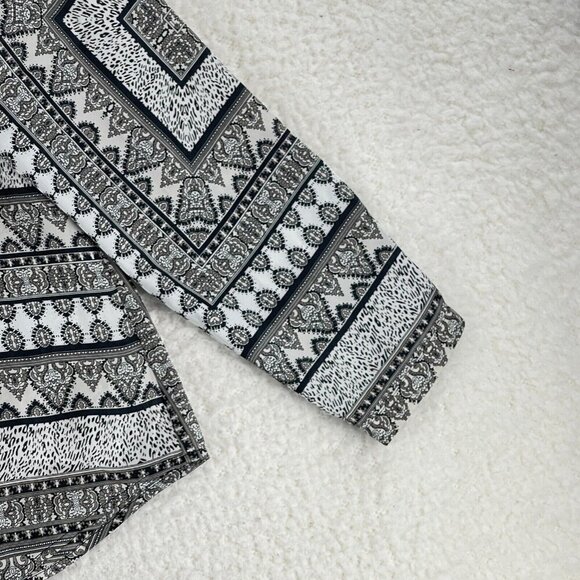 Chico's White Geometric Print Button-Up Shirt Womens Long Sleeve Size Medium - Picture 6 of 16